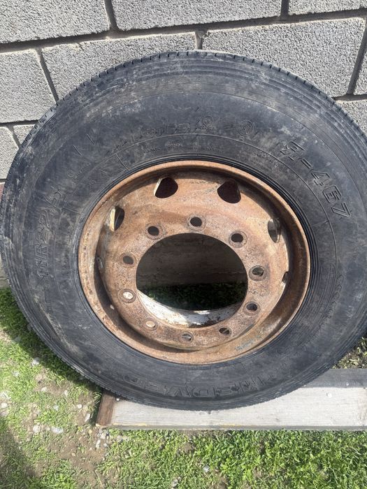 Шины на камаз в хорошем состояние