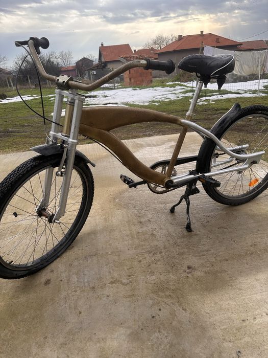 Продавам чопар много е запазен и е голям стил всичко по него си работи