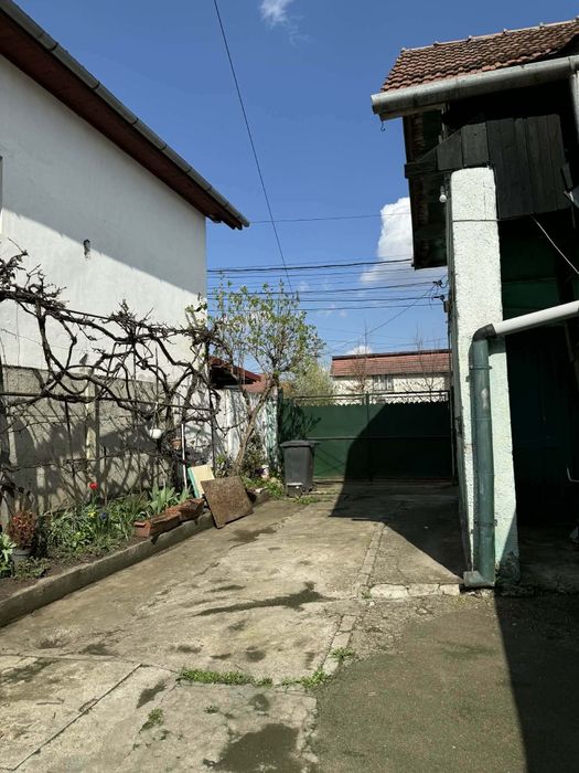 Vand casa pe strada Actorului