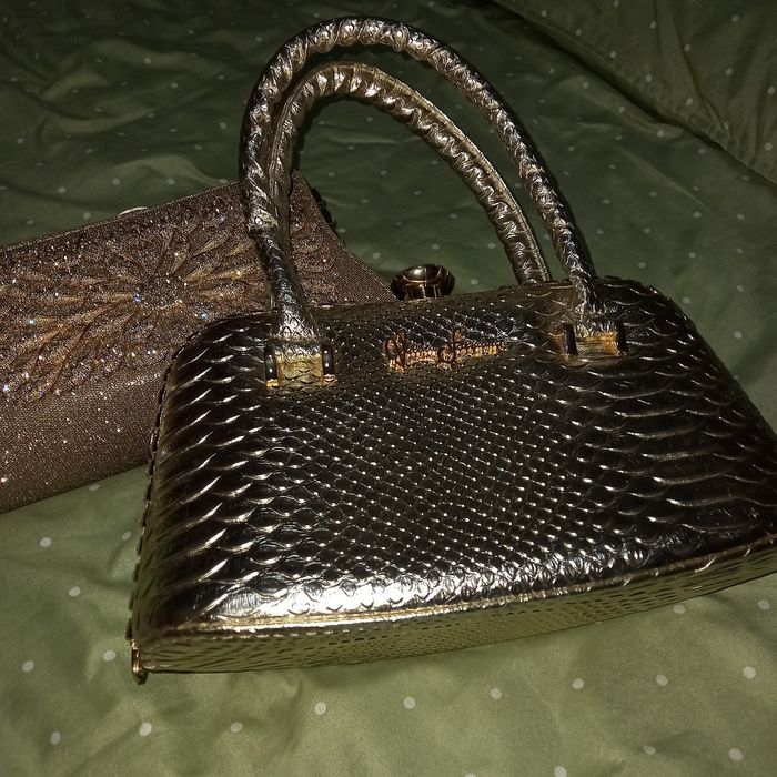 100mingdan Sumka 2ta hali yangi umuman ishlatilmagan