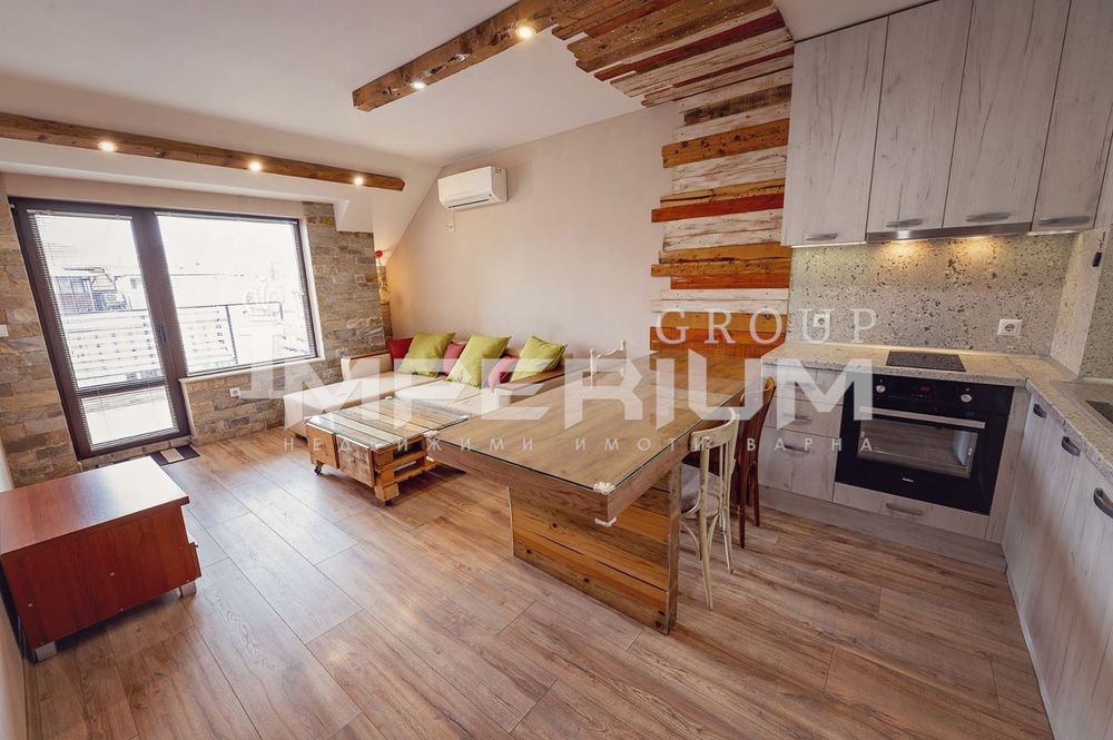 Тристаен обзаведен апартамент под наем в района на кв. Левски, гр. Ва