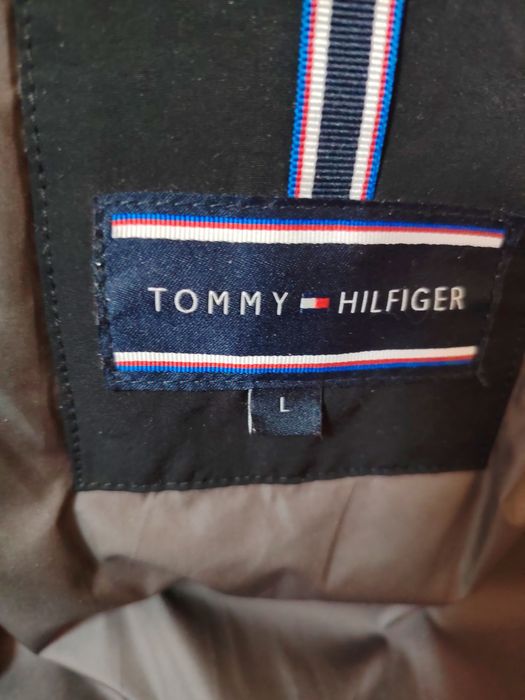 Зимно яке с качулка Tomy Hilfiger( L)