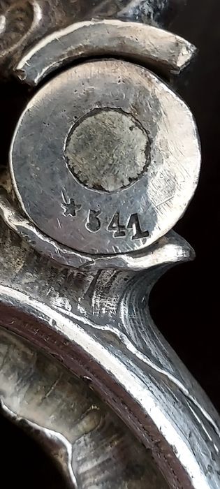 Halba placata cu argint