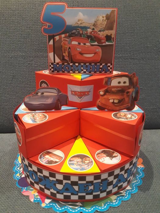 Картонена торта с любими герои