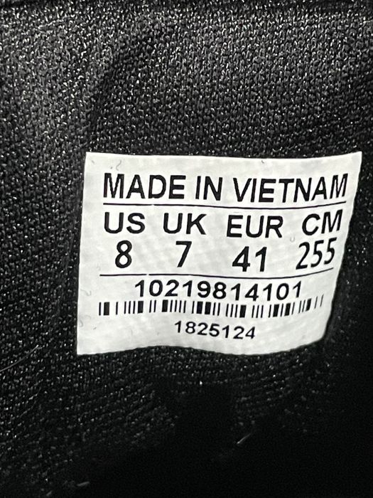 Продам кроссовки Jordan