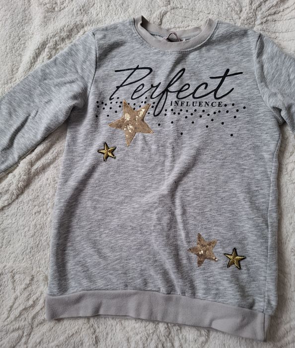 Отдам даром  вещи для девочки