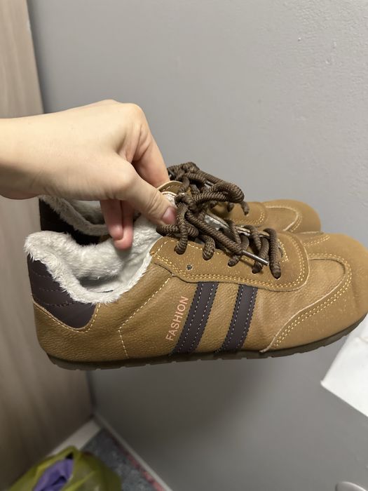 Кроссовки для девочки размер 36