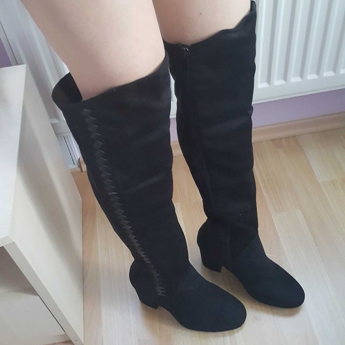 Велурени чизми - нови