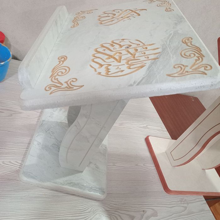 Kitob qo'yish uchun qulay lavhlar