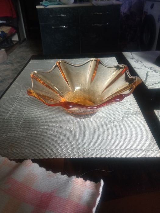 Вазы цветного стекла