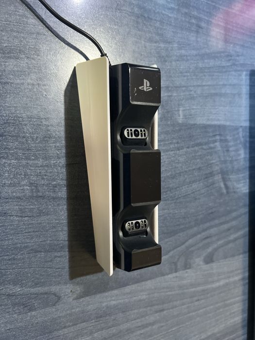 Stație de încarcare Sony DualSense pentru PS5