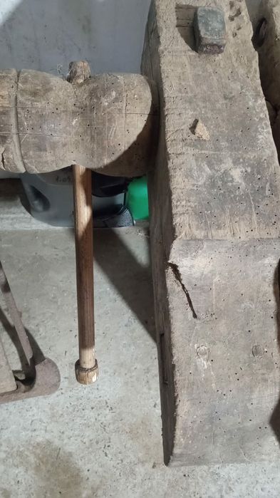 Vand banc de lucru vechi de peste 80 de ani