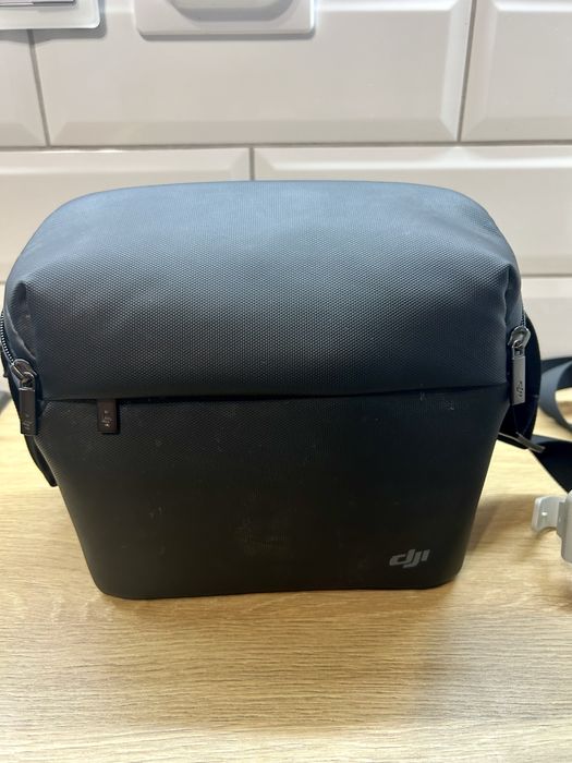 Продавам DJI Mini 2  с контролер и 2 батерии.