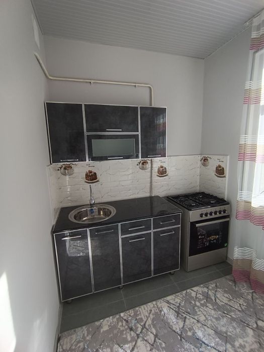 Продам чиланзар 8 одна комнатная.