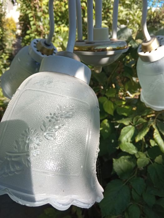 Продам люстру (стеклянные плафоны)