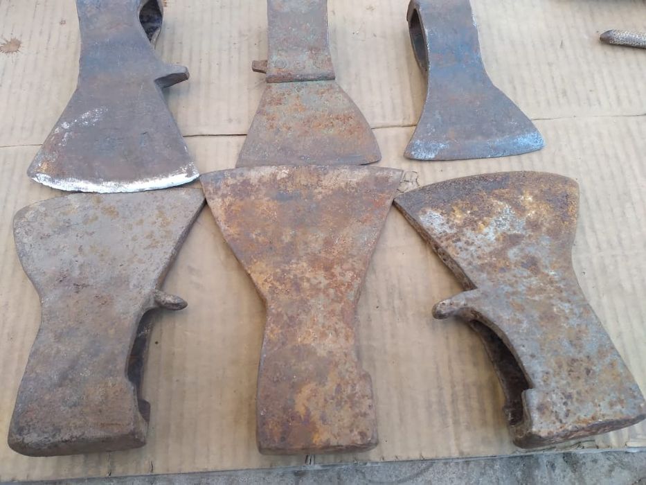 Продам   топоры.