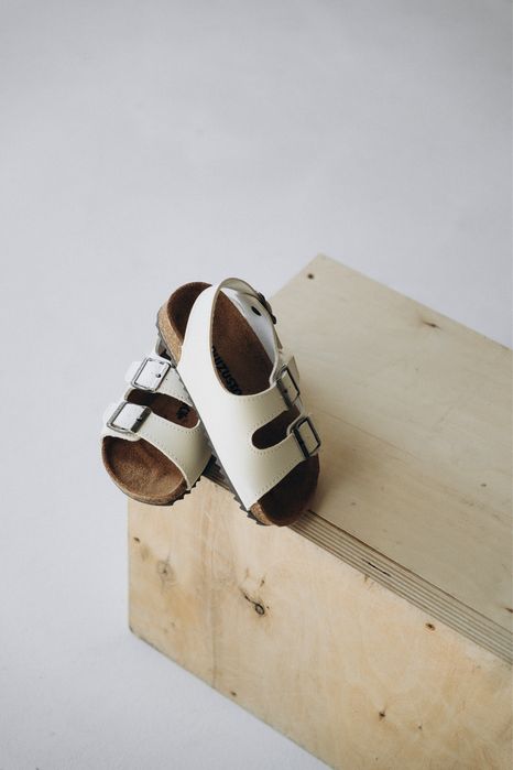 Детские сандалии и туфли