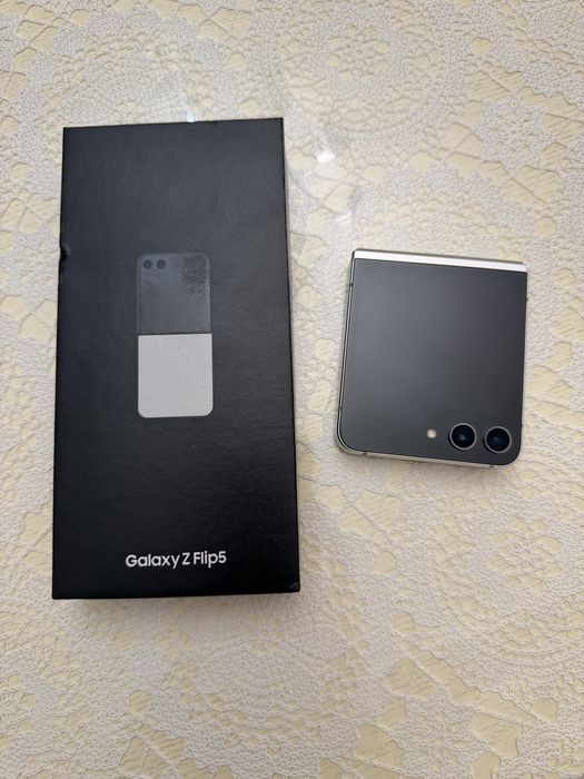 Продам Samcung Galaxy Z Flip5. 512 Гб.