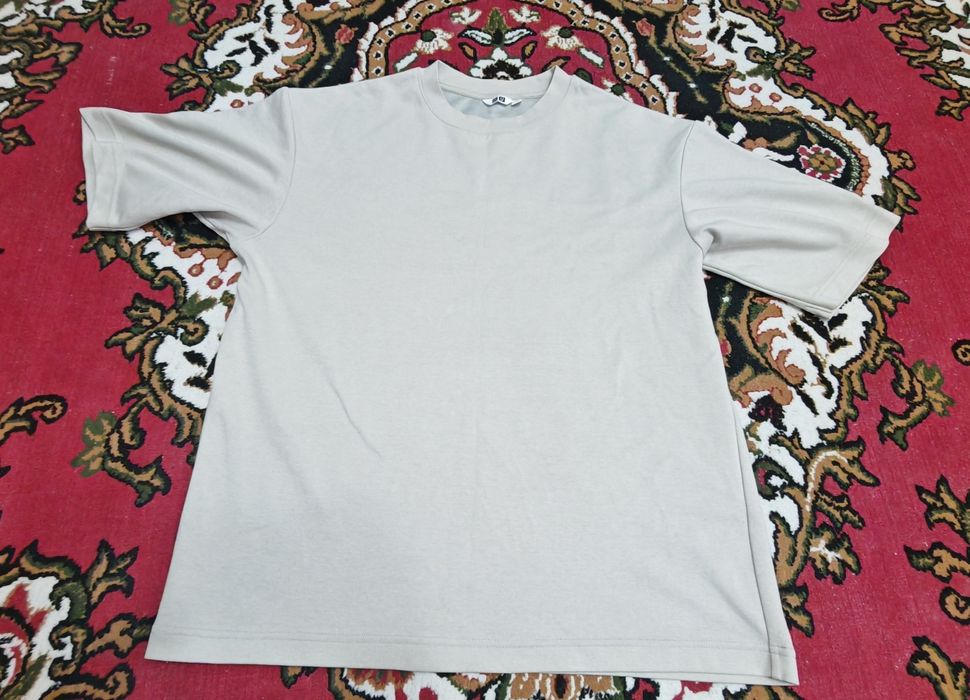 Продаю хорошие мужские футболки фирмы Uniqlo (новые)