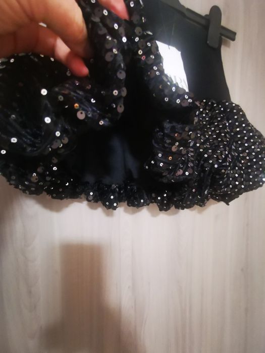 Fusta Zara, nouă cu etichetă, pentru fetite 7-8 ani