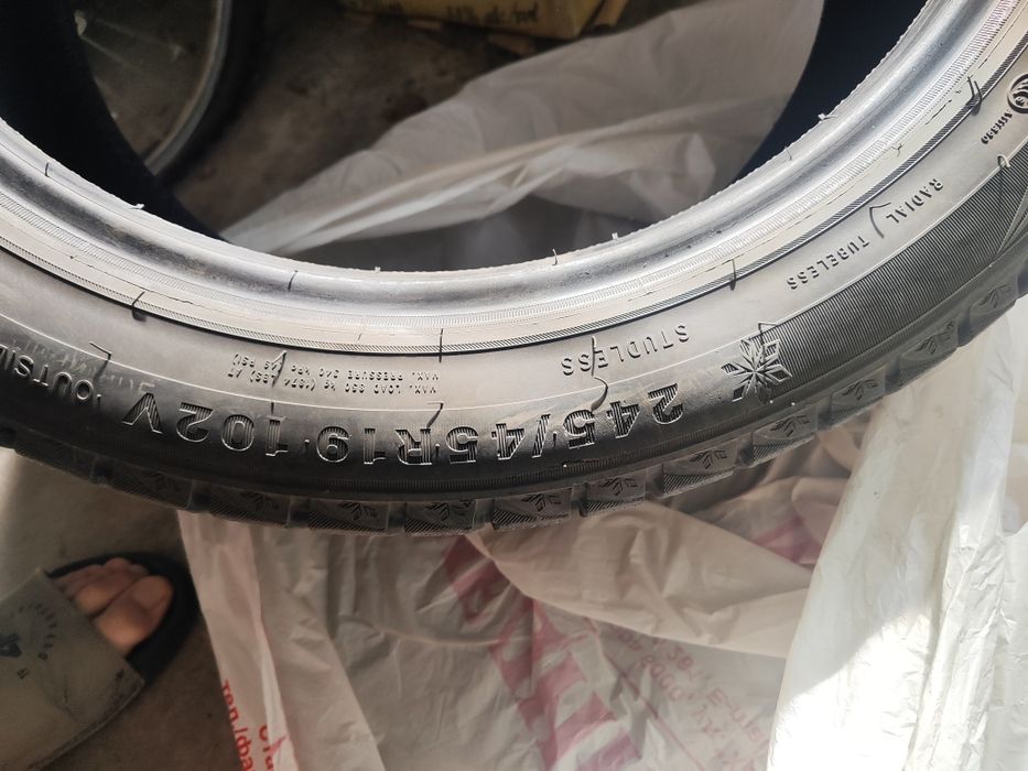 Зимни гуми за джип 245/45/19