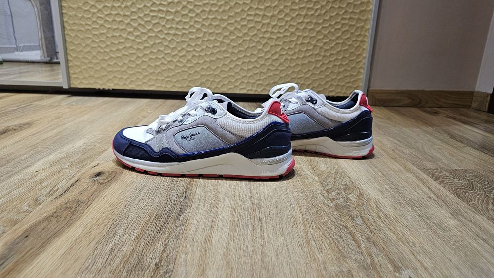 Обувки Pepe Jeans London