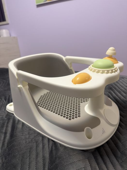 Нехлъзгащо се бебешко столче за къпане
