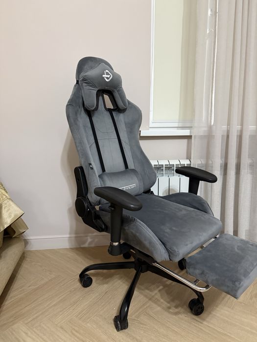 Игровое кресло GT Racer