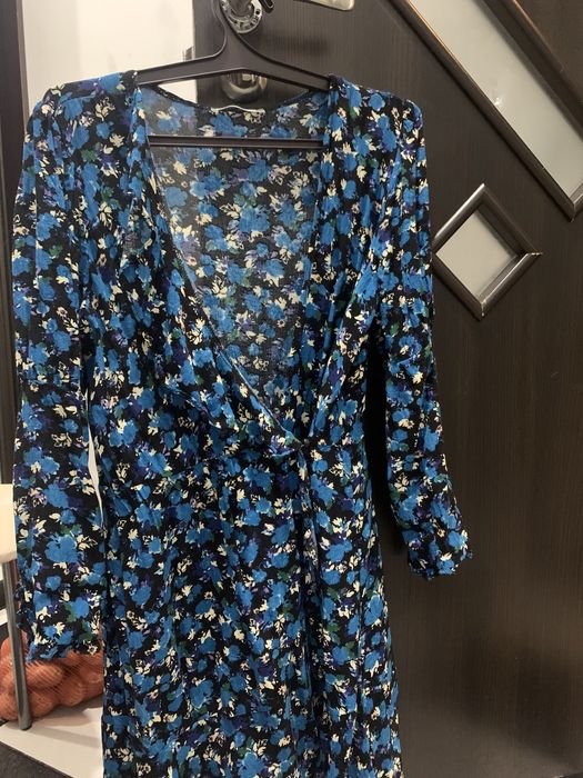 Продам платья вещи