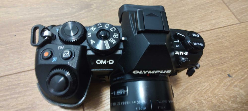 Camera foto Olympus Om-D E-M1 mark II + obiectiv