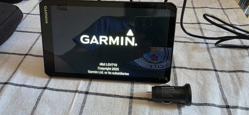 Навигация за камион Garmin Dezl 710 7 инча най-новите карти за цяла Европа и Турция