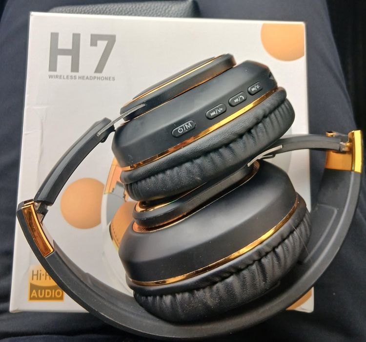 Samsung A16 sotiladi va Naushnik qoʻshib beriladi