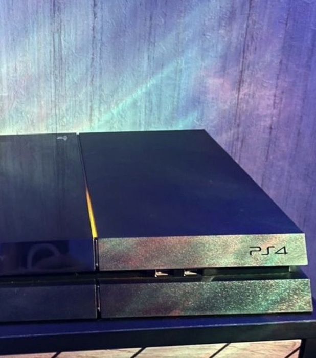Продам PS 4 Slim