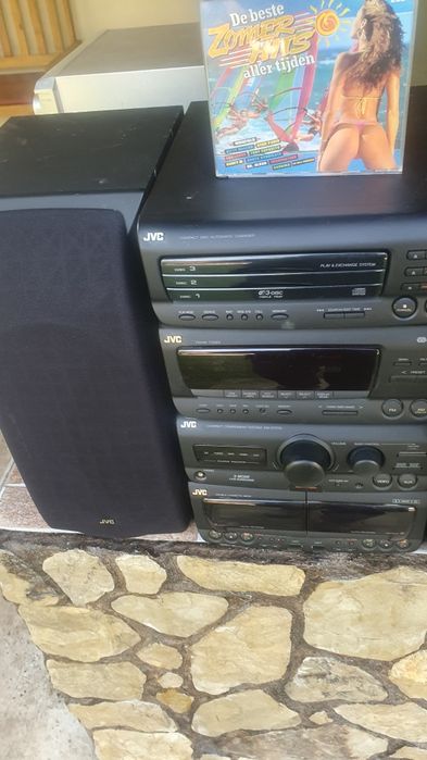 Linie audio JVC boxe