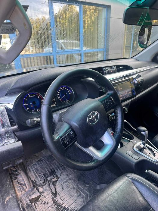 Toyota  Hilux   2017