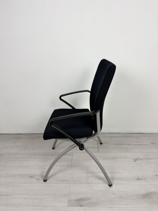 Конферетни столове за комфорт и ергономия с подвижешта облегалка”