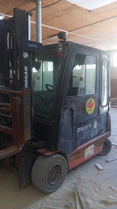 Погрузчик Doosan 3,5 тонны электро