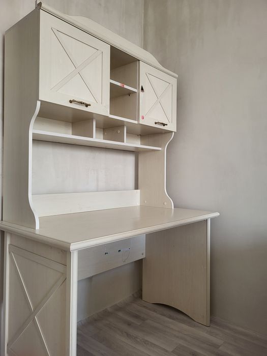 Продам стол письменный