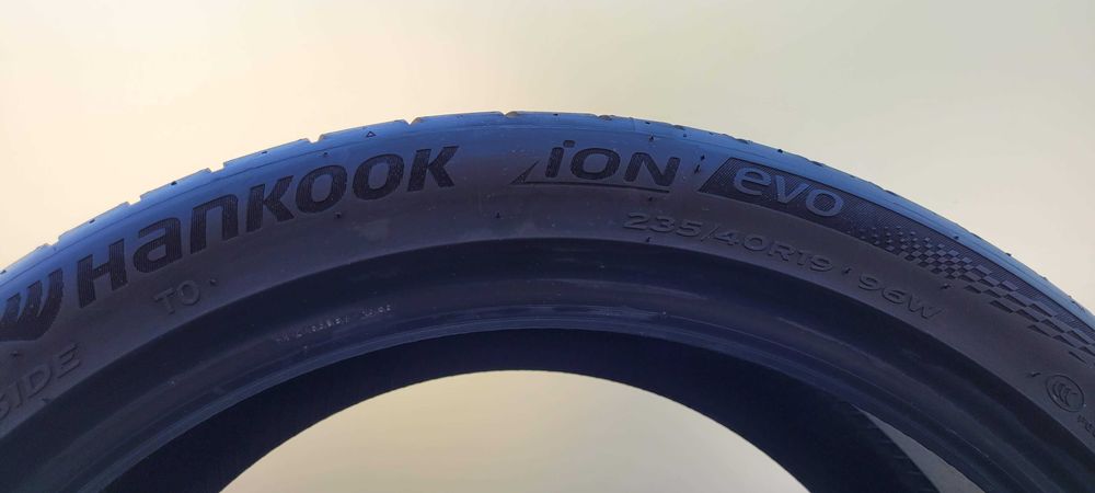 set 4 anvelope vara NOI originale Tesla Hankook iON evo 235 40 R19 96W
