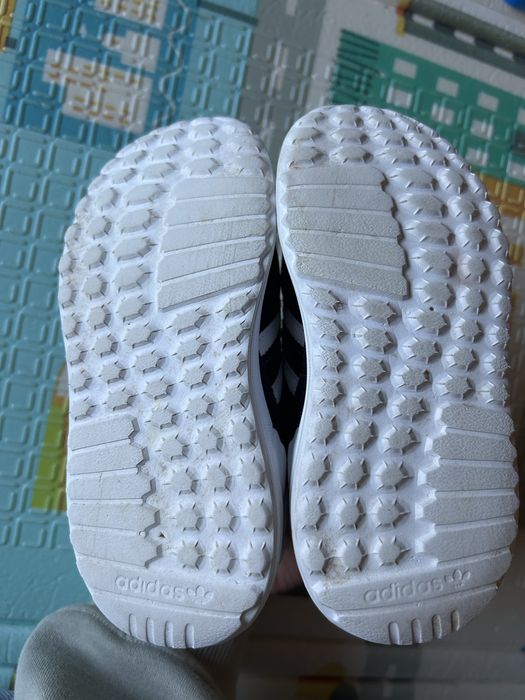 Маратонки adidas