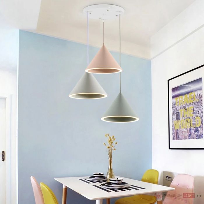 Продам люстры новые