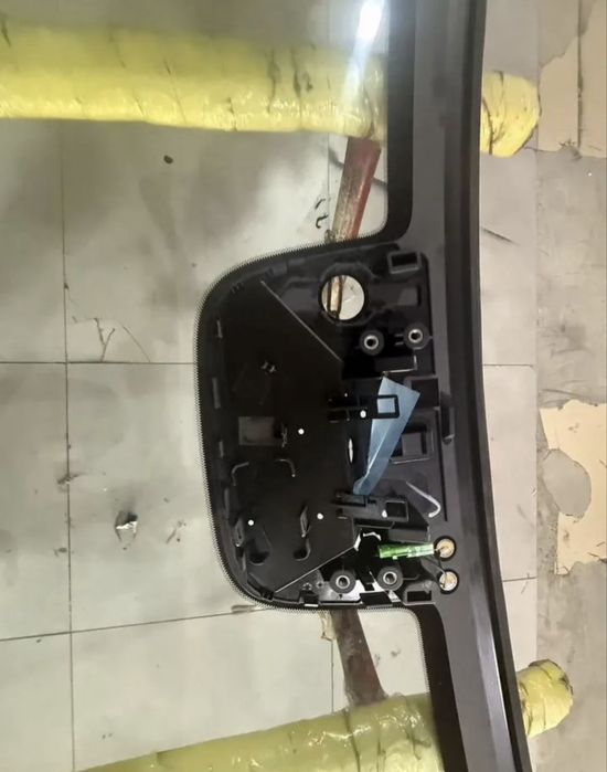 Лобовое стекло Zeekr 9X