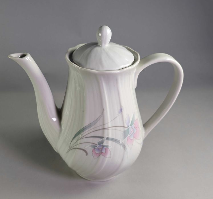 Сервиз за чай (порцелан)