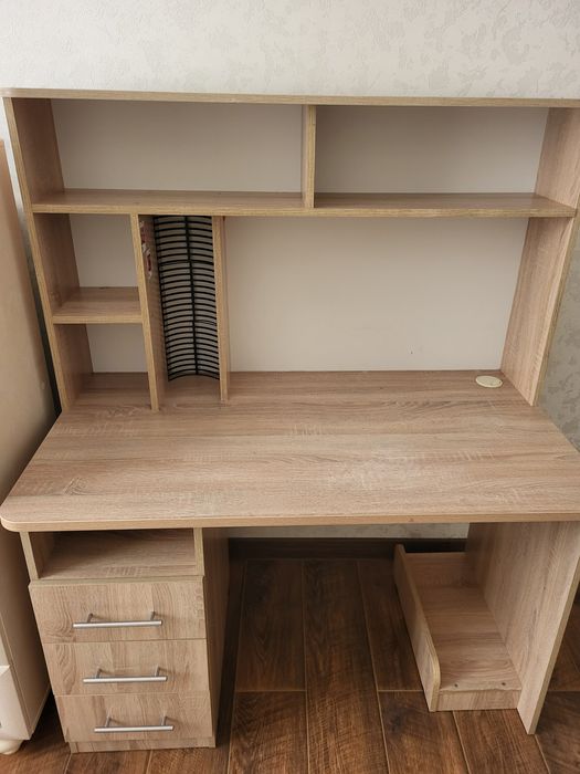 Письменный столик