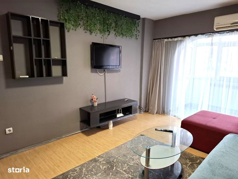 apartament 2 camere , etaj 1, zona Mall , mobilat