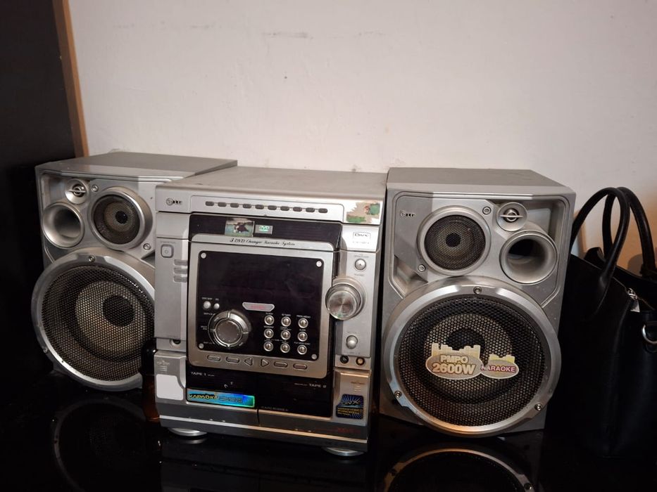 Музыкальный центр