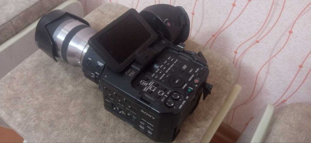Видеокамера SONY FS-100