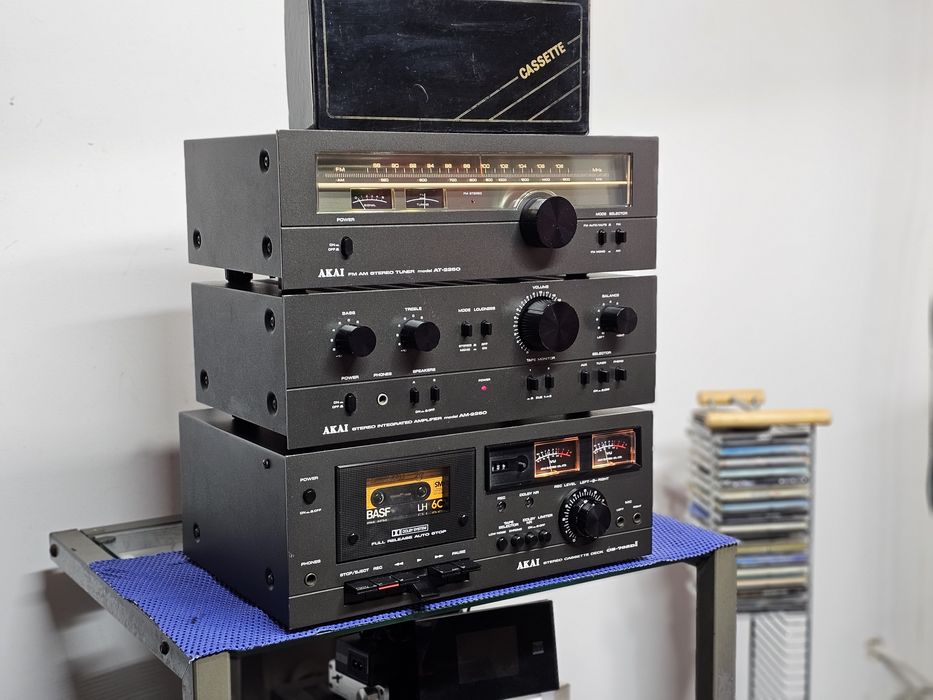 Linie audio Akai AM-2250 AT-2250 CS-702D