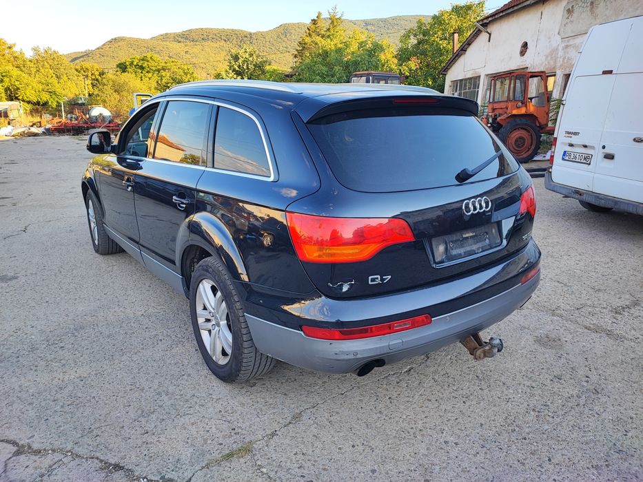 Audi Q7 3.0TDI 233к.с. на части