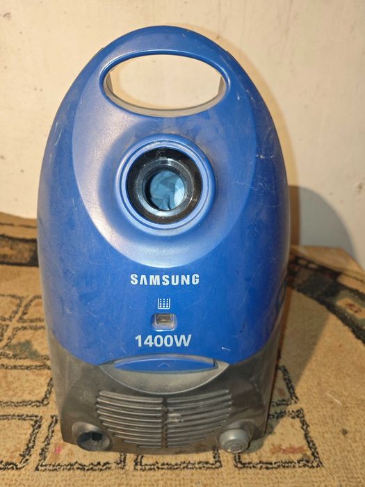 Пылесос в рабочем состоянии станция метро Москва